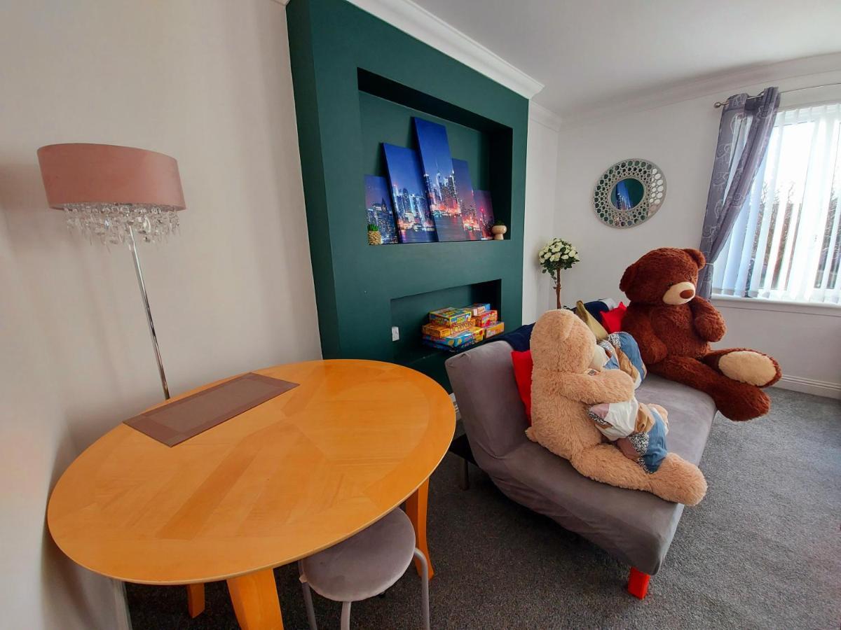 סולטקוטס Teddy Bears' 3-Bedroom Maisonette מראה חיצוני תמונה